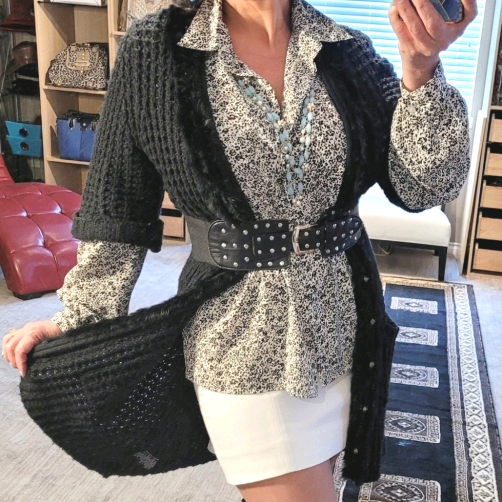 🎈Gorgeous Brian David Canada button up blouse